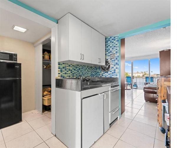 2508 Bay Drive #209, Pompano Beach, FL 33062