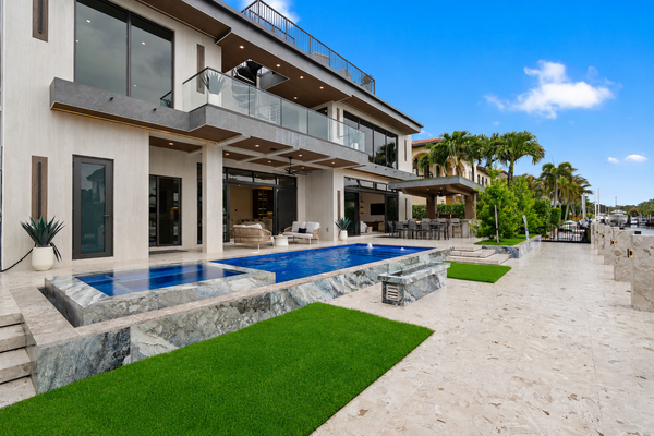 2441 NE 48th Court, Lighthouse Point, FL 33064