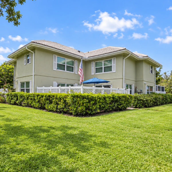 1918 Stratford Way, Unit #32B, West Palm Beach, Florida 33409