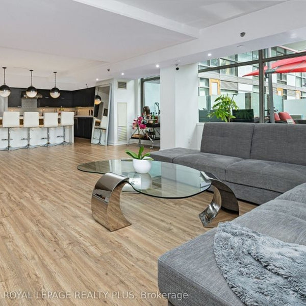 55 Stewart St S #117, Toronto, ON M5V 2V1