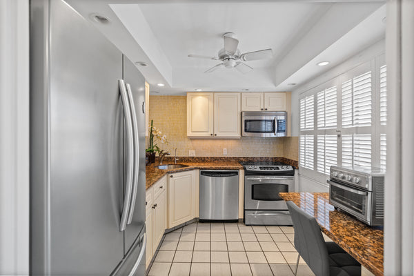 25 SE 13th St, Unit #B3, Boca Raton, Florida 33432