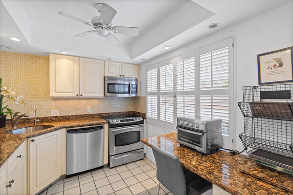 25 SE 13th St, Unit #B3, Boca Raton, Florida 33432