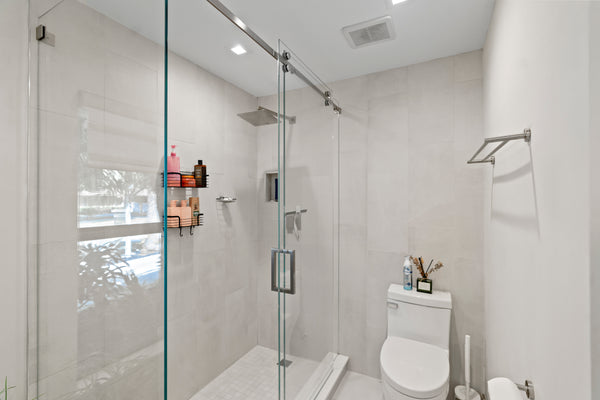 2430 NE 49th Street, Lighthouse Point, FL 33064