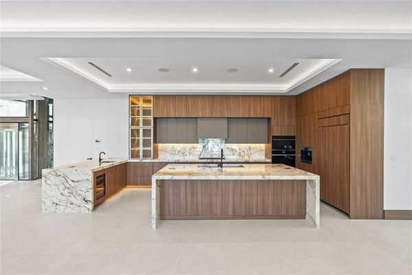 2441 NE 48th Court, Lighthouse Point, Florida