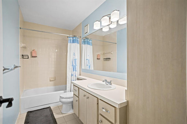 1918 Stratford Way, Unit #32B, West Palm Beach, Florida 33409