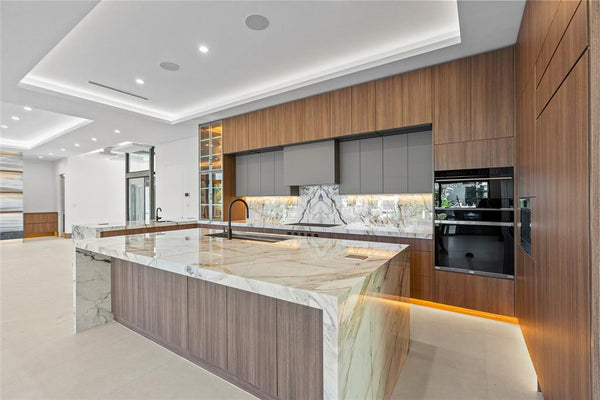 2441 NE 48th Court, Lighthouse Point, Florida