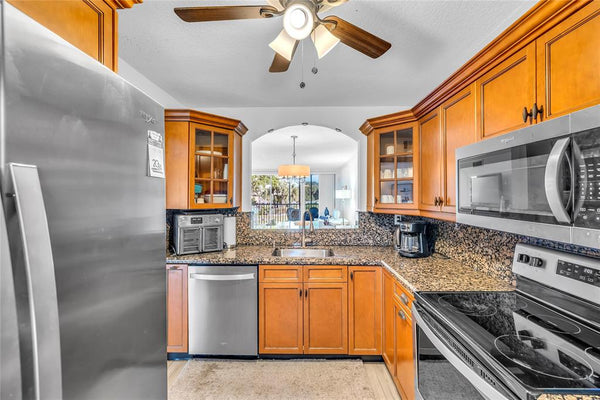 3150 NE 48th Ct #204, Lighthouse Point, FL 33064