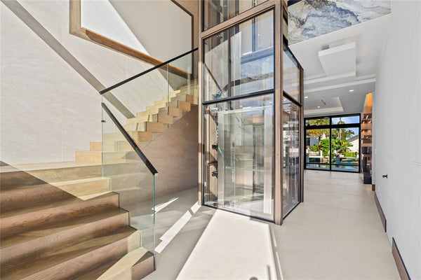 2441 NE 48th Court, Lighthouse Point, Florida