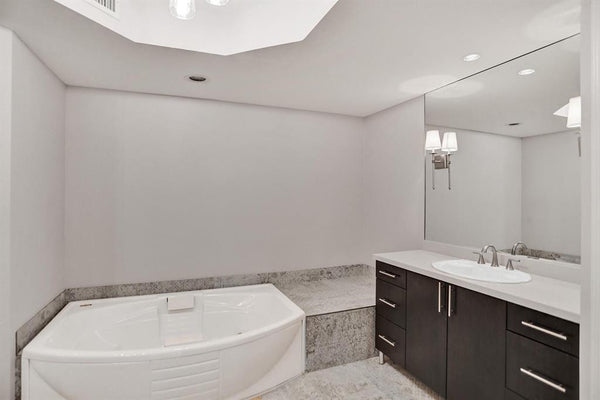 1228 Hillsboro Mile #204, Hillsboro Beach, FL 33062
