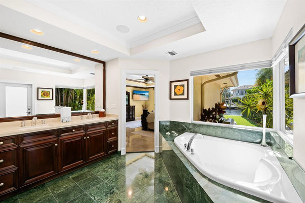 2600 NE 33rd St, Lighthouse Point, Florida 33064