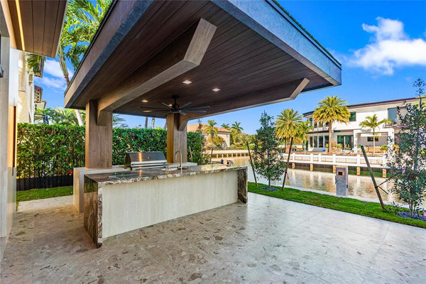 2441 NE 48th Court, Lighthouse Point, Florida