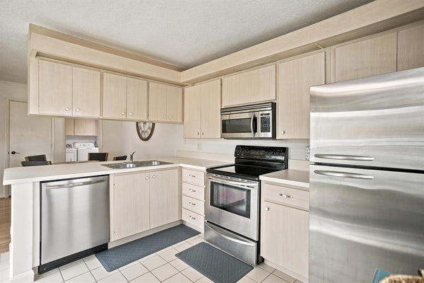 1918 Stratford Way, Unit #32B, West Palm Beach, Florida 33409