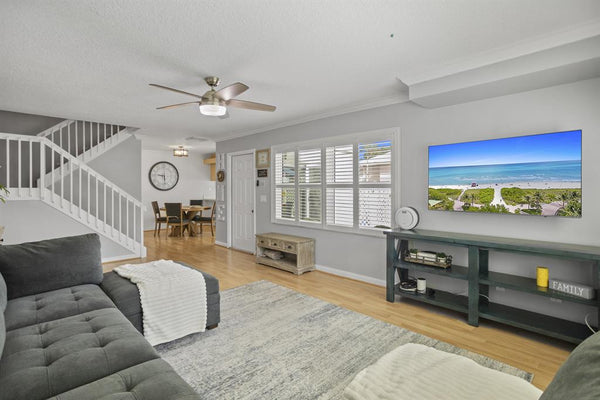 1918 Stratford Way, Unit #32B, West Palm Beach, Florida 33409