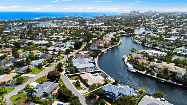 2600 NE 33rd St, Lighthouse Point, Florida 33064