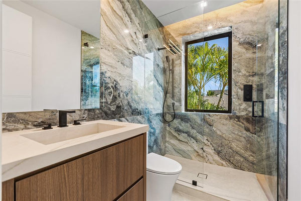 2441 NE 48th Court, Lighthouse Point, Florida