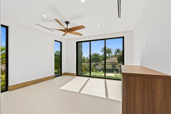 2441 NE 48th Court, Lighthouse Point, Florida