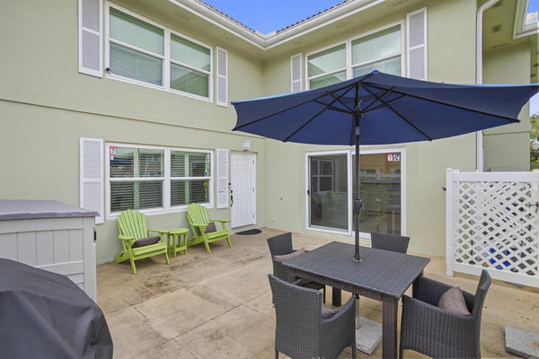 1918 Stratford Way, Unit #32B, West Palm Beach, Florida 33409