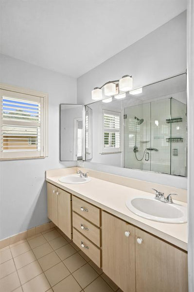 1918 Stratford Way, Unit #32B, West Palm Beach, Florida 33409
