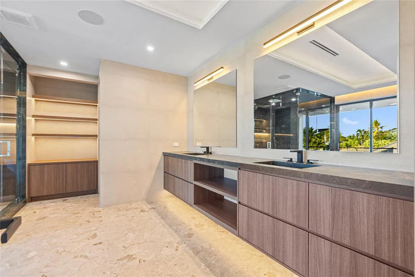 2441 NE 48th Court, Lighthouse Point, FL 33064