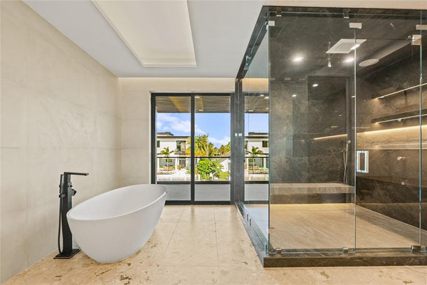 2441 NE 48th Court, Lighthouse Point, Florida