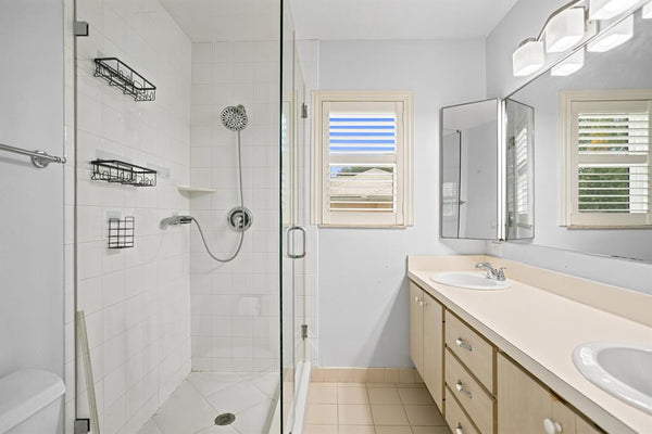 1918 Stratford Way, Unit #32B, West Palm Beach, Florida 33409