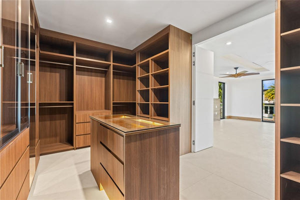 2441 NE 48th Court, Lighthouse Point, Florida