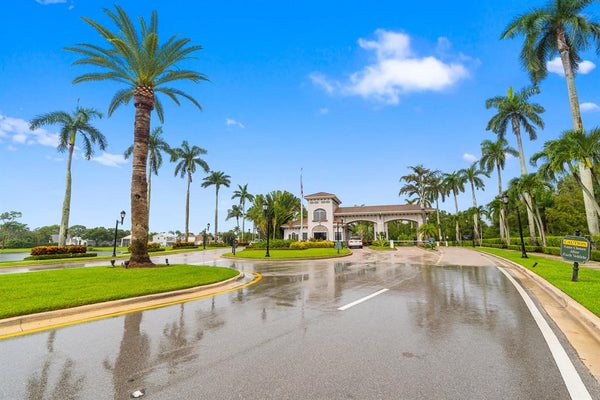 5651 NW 38th Terrace, Boca Raton, FL 33496