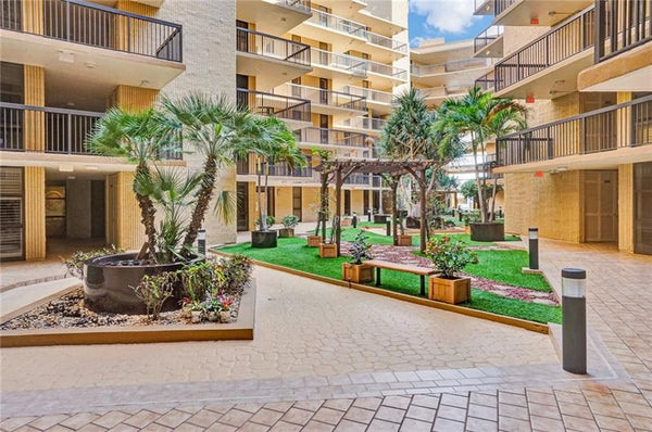 1167 Hillsboro Mile # 714 Hillsboro Beach, FL 33062