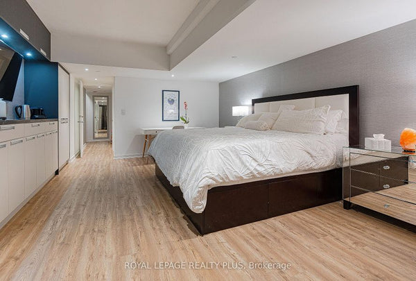 55 Stewart St S #117, Toronto, ON M5V 2V1