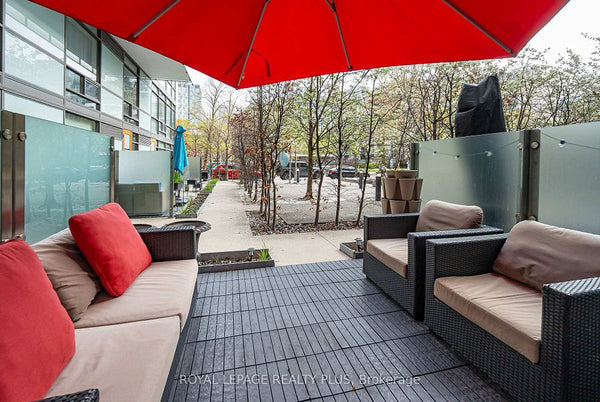 55 Stewart St S #117, Toronto, ON M5V 2V1