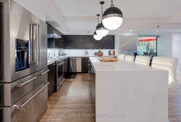 55 Stewart St S #117, Toronto, ON M5V 2V1