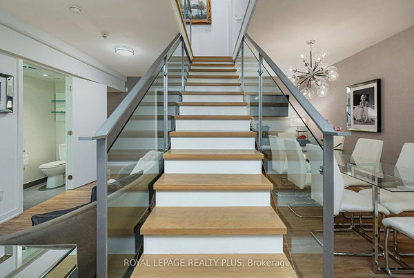 55 Stewart St S #117, Toronto, ON M5V 2V1