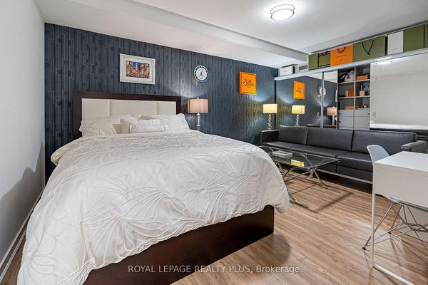 55 Stewart St S #117, Toronto, ON M5V 2V1