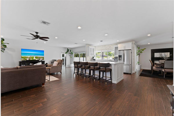 22111 Serenata Cir W, Boca Raton, FL 33433