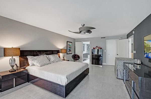 1167 Hillsboro Mile # 206 Hillsboro Beach, FL 33062