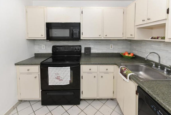 3970 Oaks Clubhouse Drive Unit#110, Pompano Beach, FL 33069
