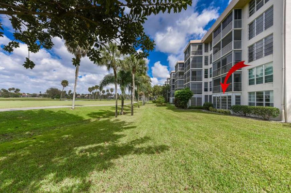 3970 Oaks Clubhouse Drive Unit#110, Pompano Beach, FL 33069