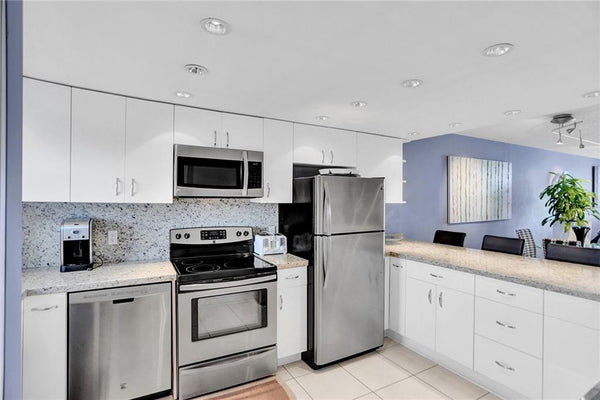 Bayshore Towers 805