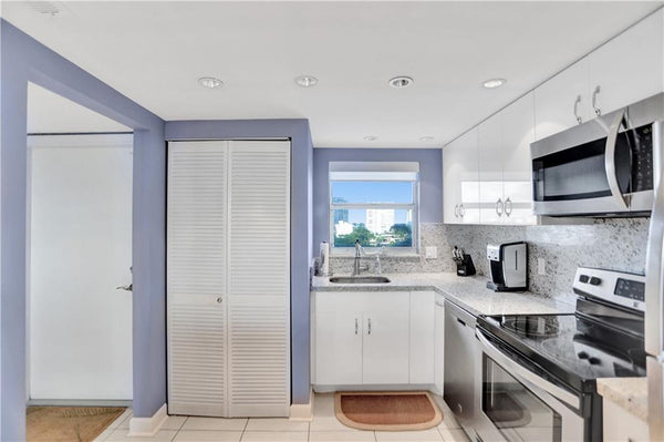 Bayshore Towers 805