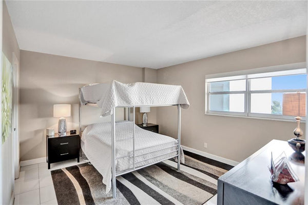 Bayshore Towers 805