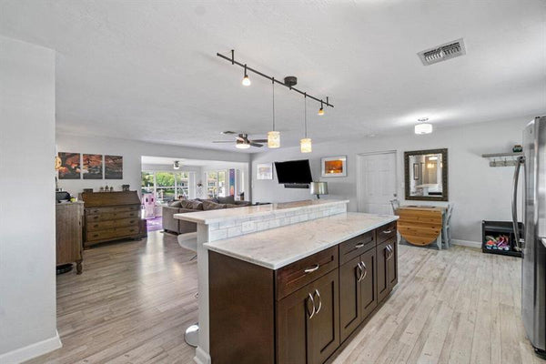 Lighthouse Point - 2320 NE 48th Ct